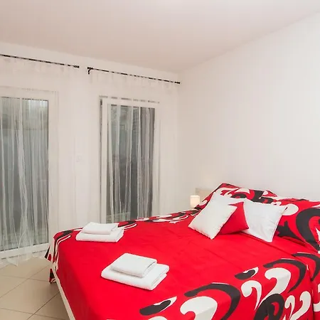 Porat Apartment